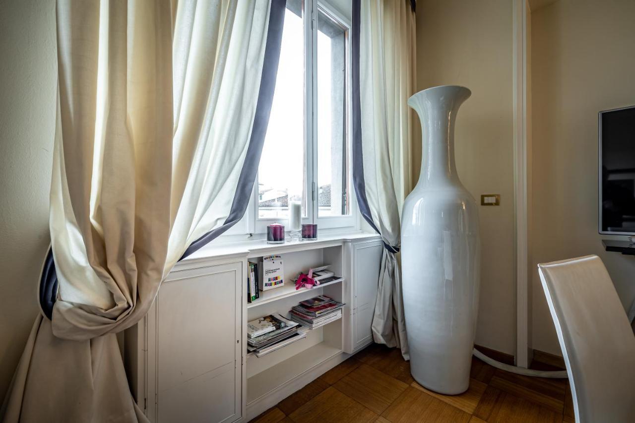 Yid D'Azeglio Luxury Apartment With Parking Firenze Bagian luar foto