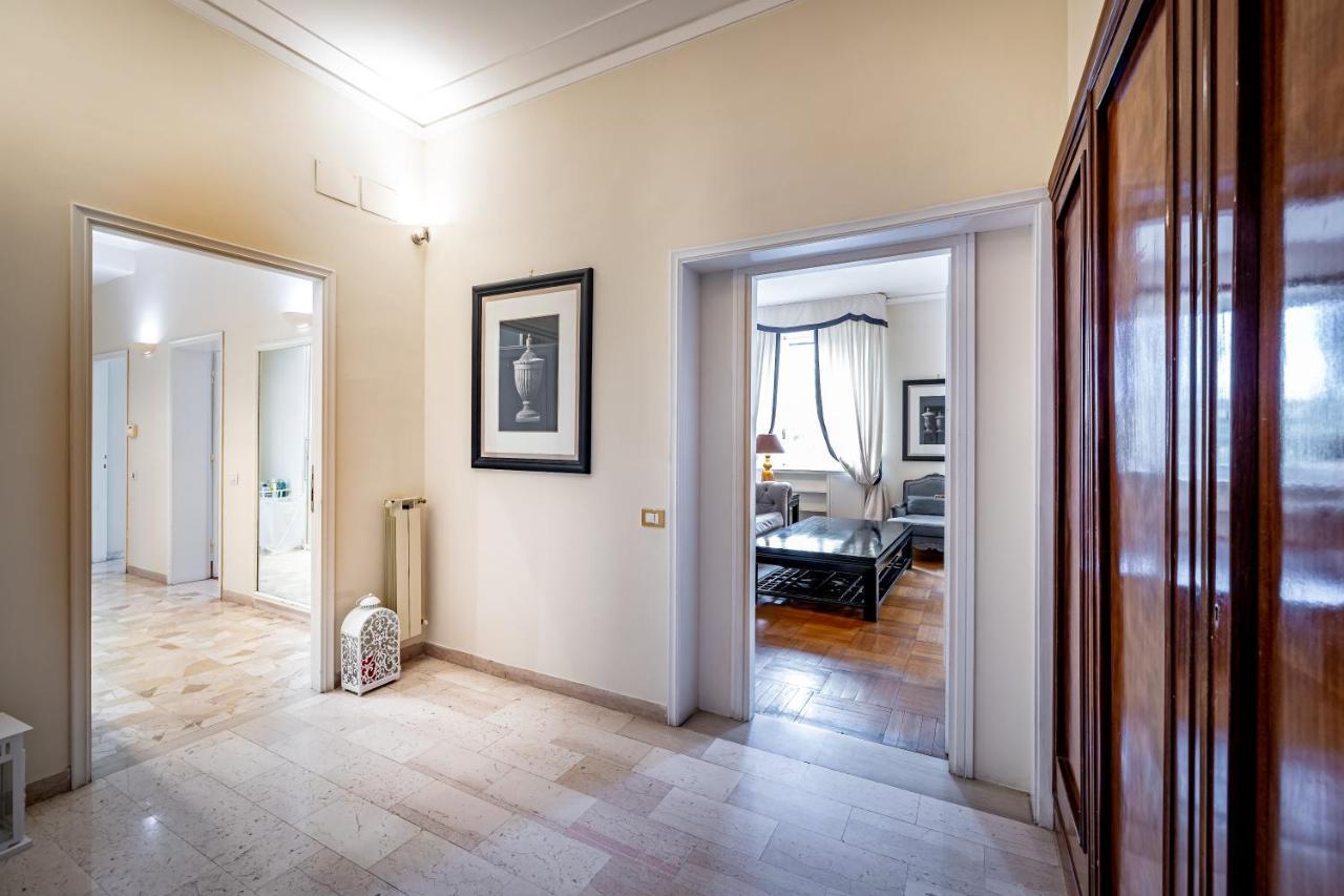 Yid D'Azeglio Luxury Apartment With Parking Firenze Bagian luar foto