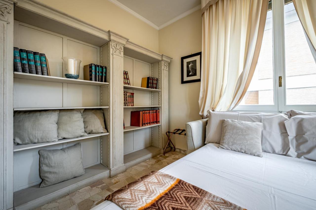 Yid D'Azeglio Luxury Apartment With Parking Firenze Bagian luar foto