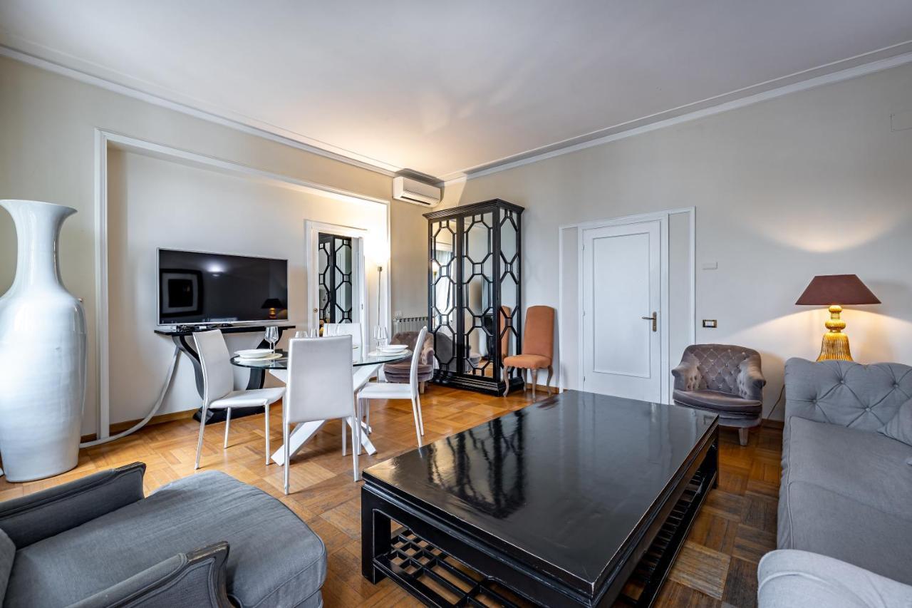 Yid D'Azeglio Luxury Apartment With Parking Firenze Bagian luar foto
