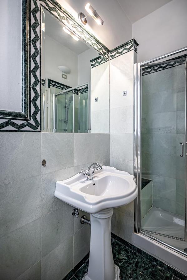 Yid D'Azeglio Luxury Apartment With Parking Firenze Bagian luar foto
